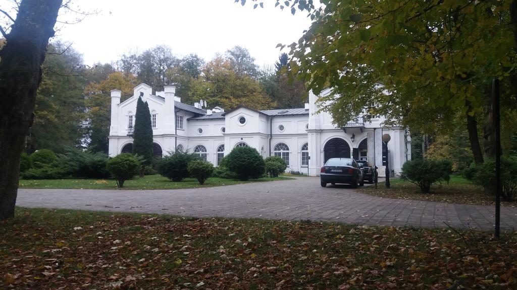 比亚瓦波德拉斯卡Roskosz Zespol Dworsko Parkowy住宿加早餐旅馆 外观 照片