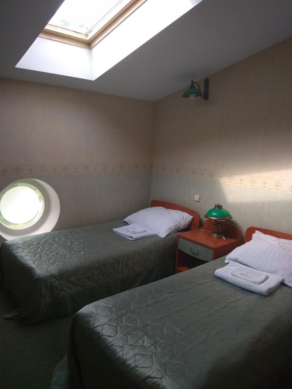 比亚瓦波德拉斯卡Roskosz Zespol Dworsko Parkowy住宿加早餐旅馆 外观 照片