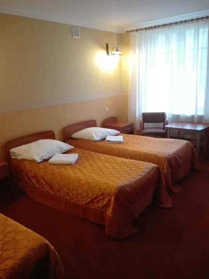 比亚瓦波德拉斯卡Roskosz Zespol Dworsko Parkowy住宿加早餐旅馆 外观 照片